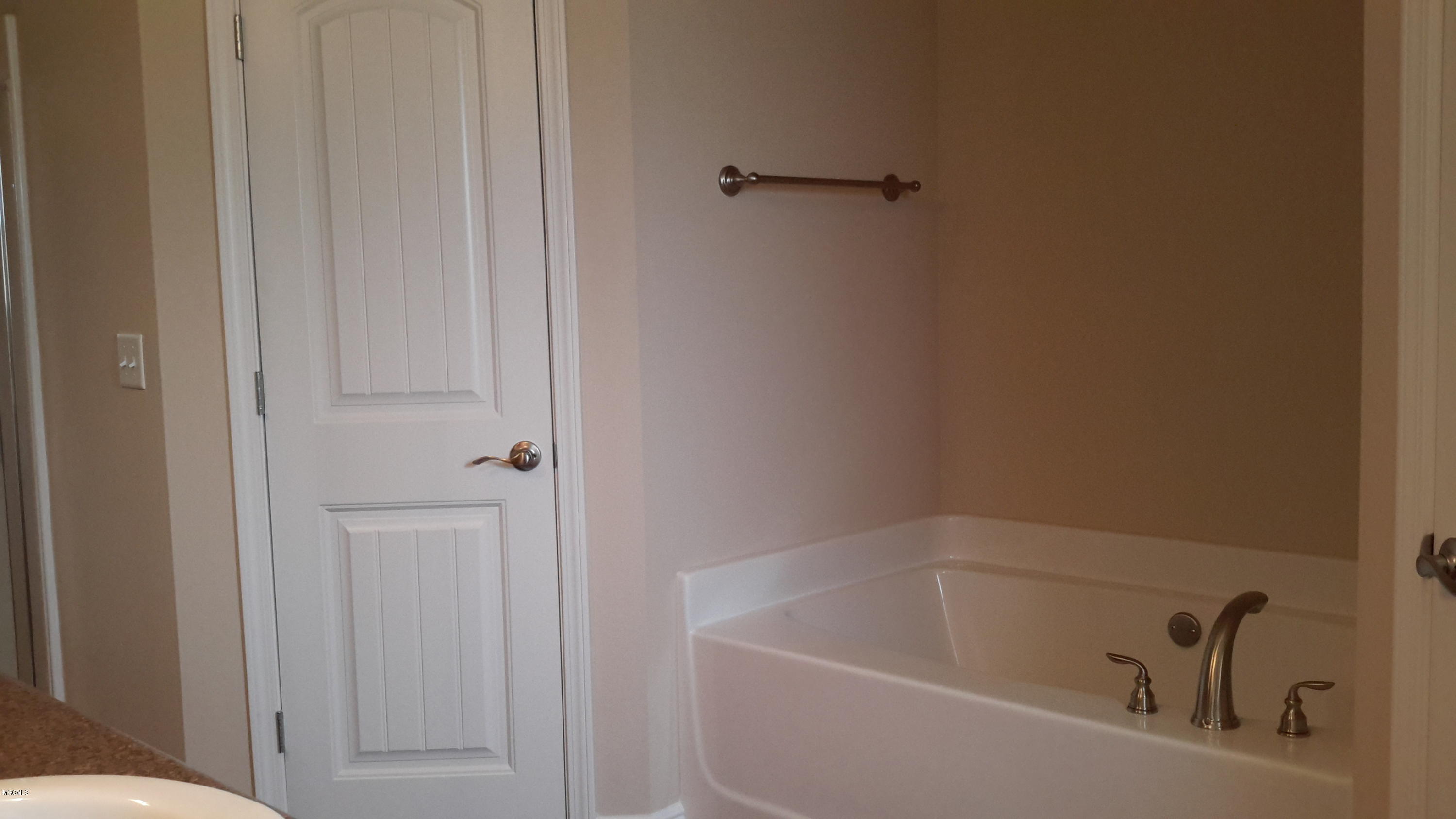 6821 Biddix-evans Road Ocean Springs, MS 39564 - Photo 18 of 23 Master Spa