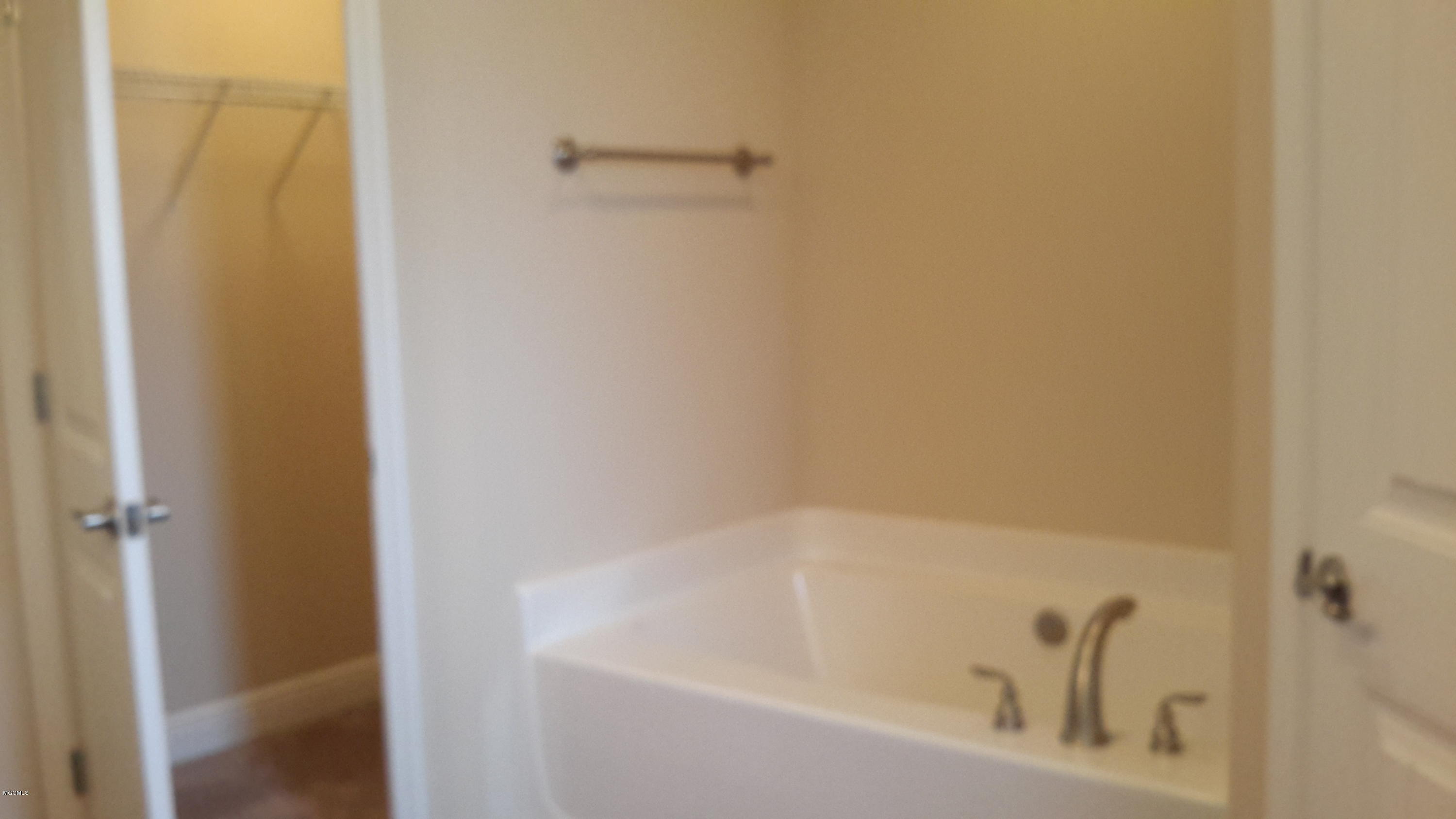6821 Biddix-evans Road Ocean Springs, MS 39564 - Photo 20 of 23 Master Spa