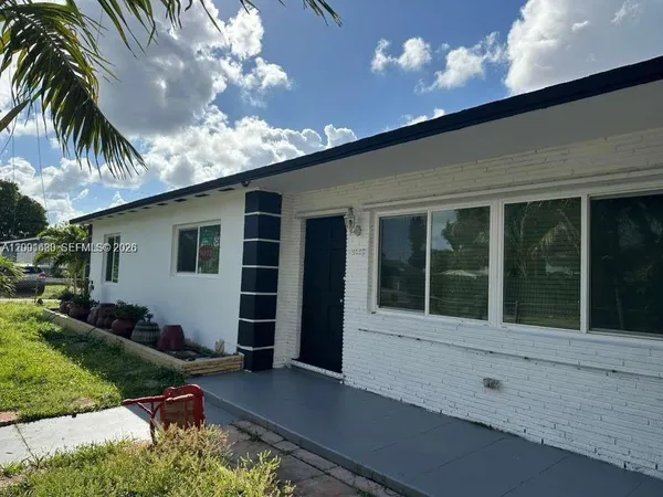 $3,750 | 2458 Plunkett Street, Hollywood, FL 33020