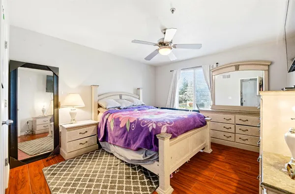 $299,999 | 9444 Harbour Point Drive, Unit 264, Elk Grove, CA 95758
