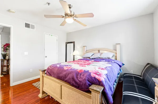 $299,999 | 9444 Harbour Point Drive, Unit 264, Elk Grove, CA 95758