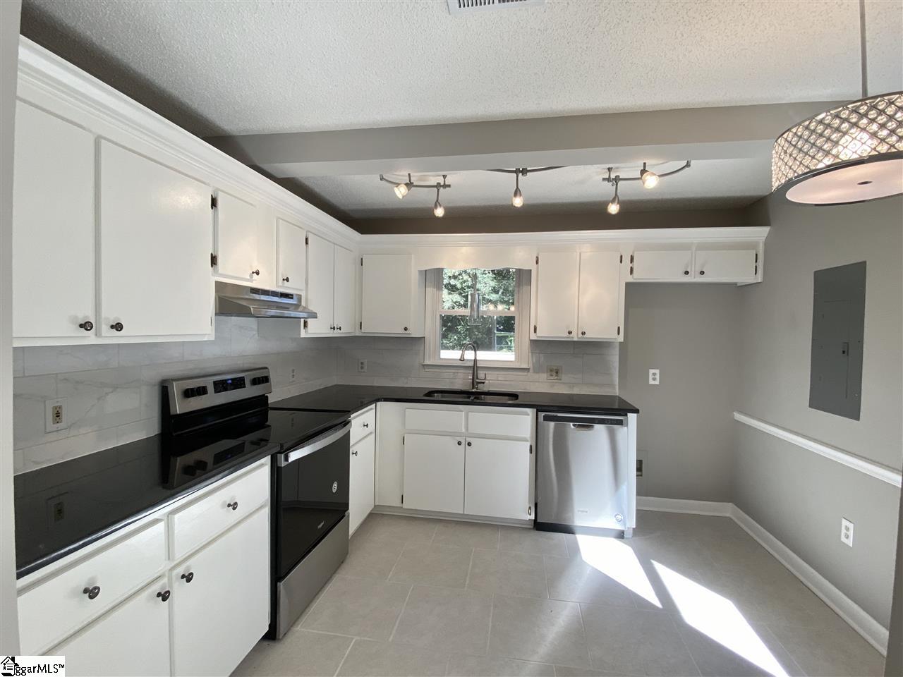 302 Foxborough Road Spartanburg, SC 29303 - Photo 6 of 16 Gallery Image 6