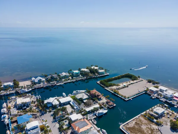 $6,900,000 | 308 Atlantic Boulevard, Key Largo, FL 33037