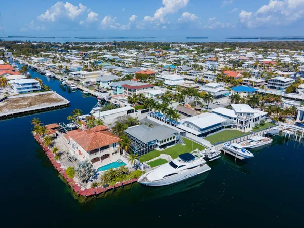 $6,900,000 | 308 Atlantic Boulevard, Key Largo, FL 33037