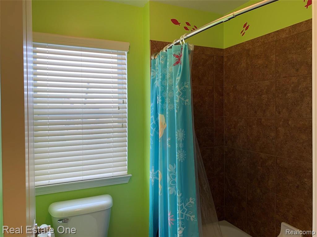 27134 Victoria Road Novi, MI 48374 - Photo 14 of 28