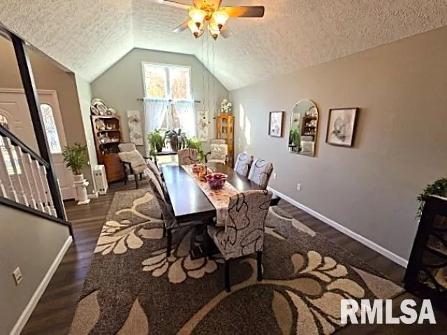 $385,000 | 2004 North Woods Place, Mount Vernon, IL 62864