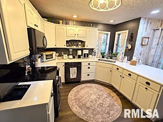 $385,000 | 2004 North Woods Place, Mount Vernon, IL 62864