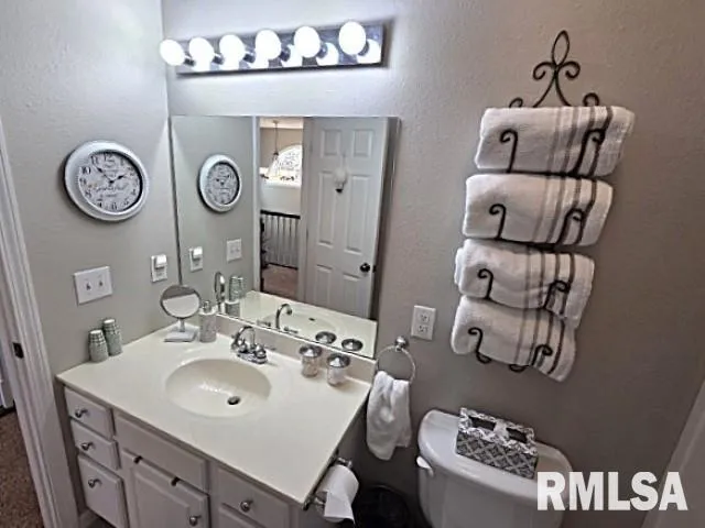 $385,000 | 2004 North Woods Place, Mount Vernon, IL 62864