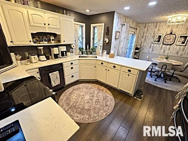 $385,000 | 2004 North Woods Place, Mount Vernon, IL 62864