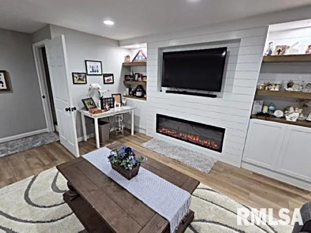 $385,000 | 2004 North Woods Place, Mount Vernon, IL 62864