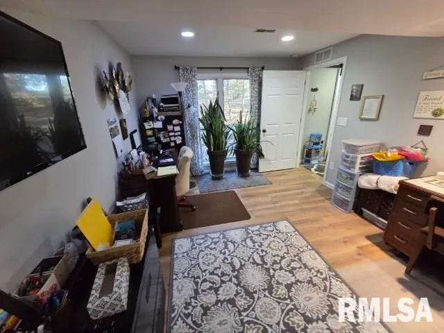 $385,000 | 2004 North Woods Place, Mount Vernon, IL 62864