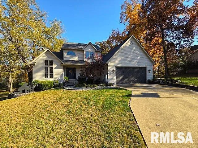 $385,000 | 2004 North Woods Place, Mount Vernon, IL 62864