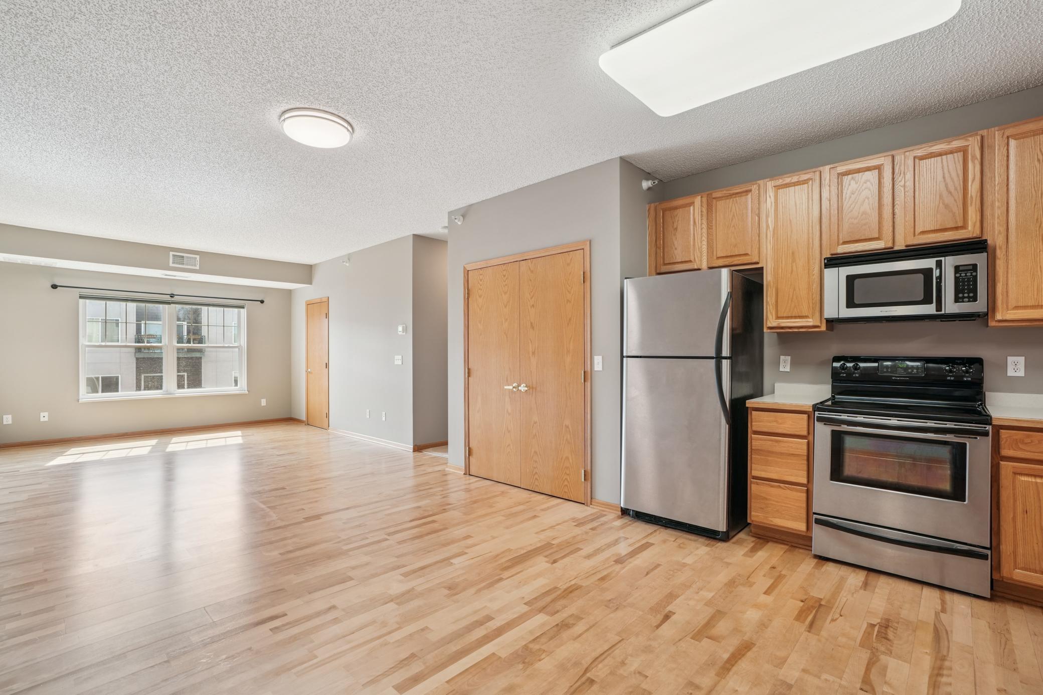 4824 East 53rd Street, Unit 422 Minneapolis, MN 55417 - Photo 4 of 32