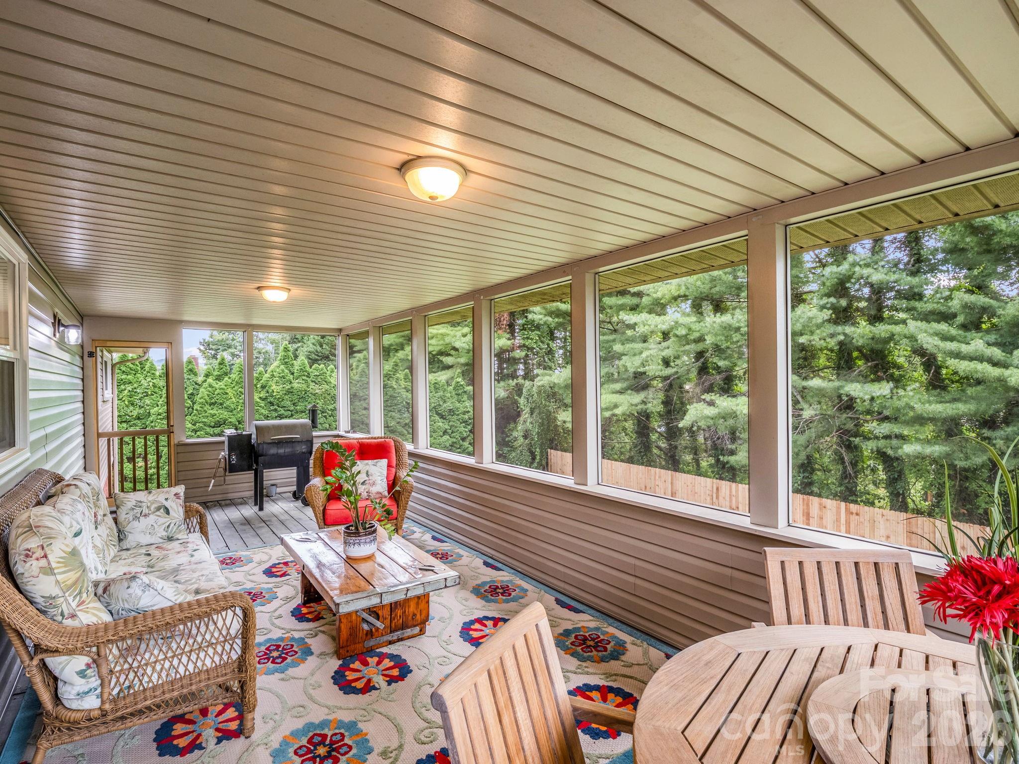 59 Underhill Road Hendersonville, NC 28792 - Photo 13 of 48