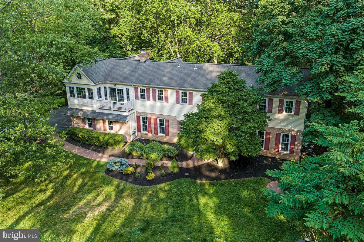 686 Limehouse Road Wayne, PA 19087 - Photo 51 of 51 front view of a house with a yard