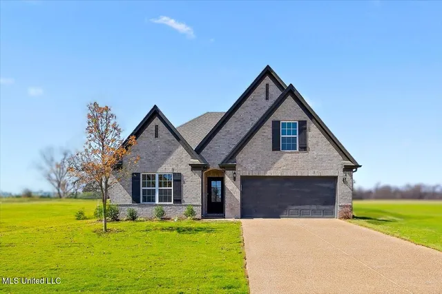 $341,900 | 13981 Wesley Banks Boulevard, Olive Branch, MS 38654
