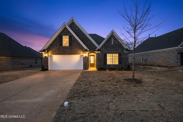 $341,900 | 13981 Wesley Banks Boulevard, Olive Branch, MS 38654