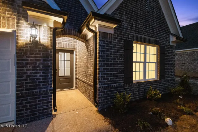 $341,900 | 13981 Wesley Banks Boulevard, Olive Branch, MS 38654