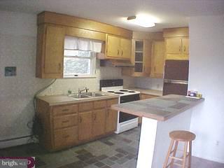 1071 Kulp Road Pottstown, PA 19465 - Photo 4 of 6