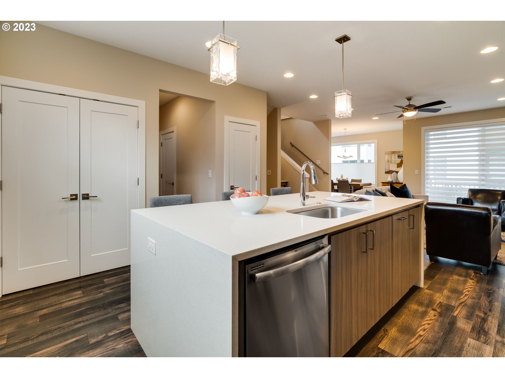10411 Southwest 46th Place Portland, OR 97219 - Photo 23 of 48 Kitchen