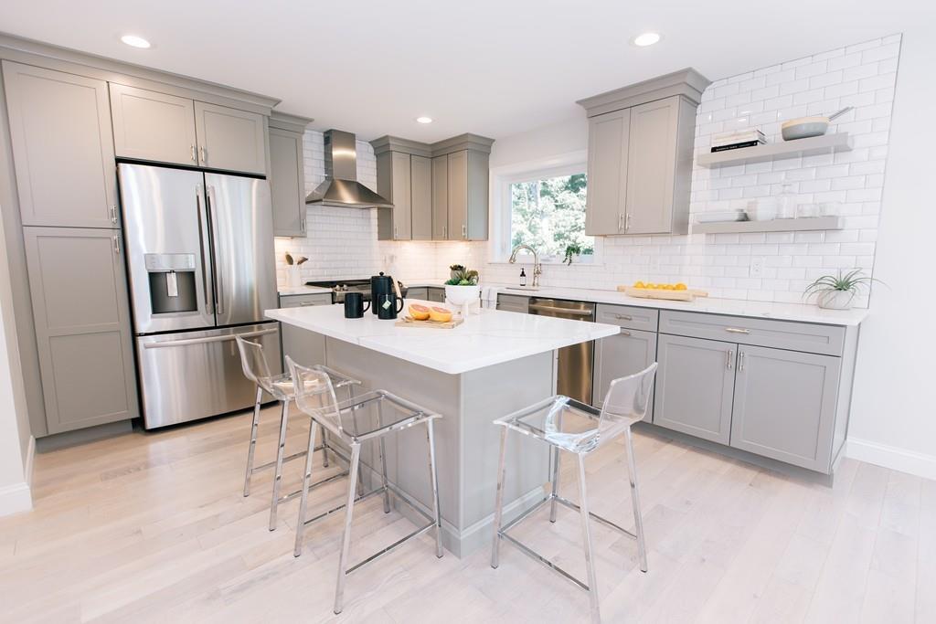 9 Woodlands Road Salem, MA 01970 - Photo 4 of 23 Gallery Image 4