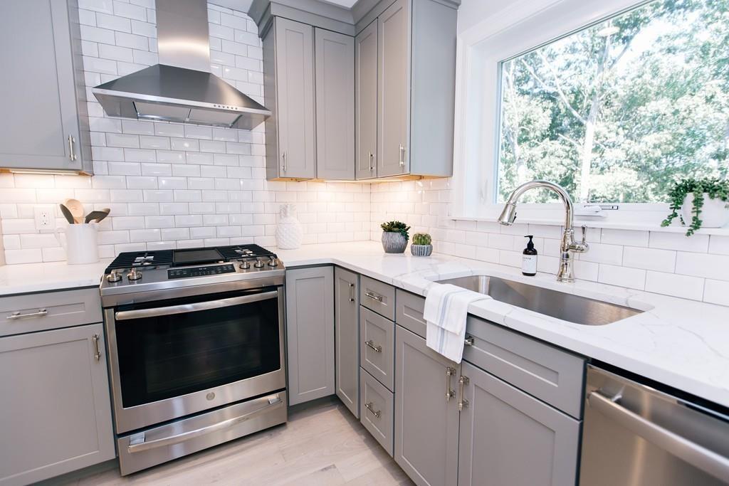 9 Woodlands Road Salem, MA 01970 - Photo 8 of 23 Gallery Image 8