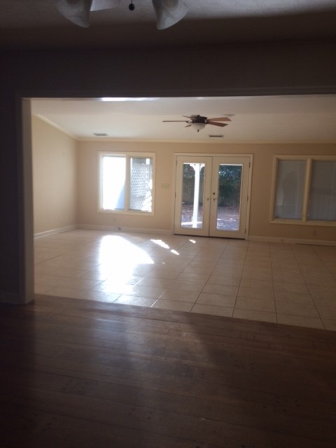 5177 Walnut Grove Road Memphis, TN 38117 - Photo 5 of 6 a view of empty room with window