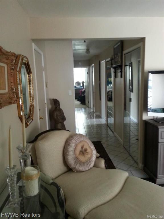 1637 Cass Lake Road, Unit D Keego Harbor, MI 48320 - Photo 3 of 9