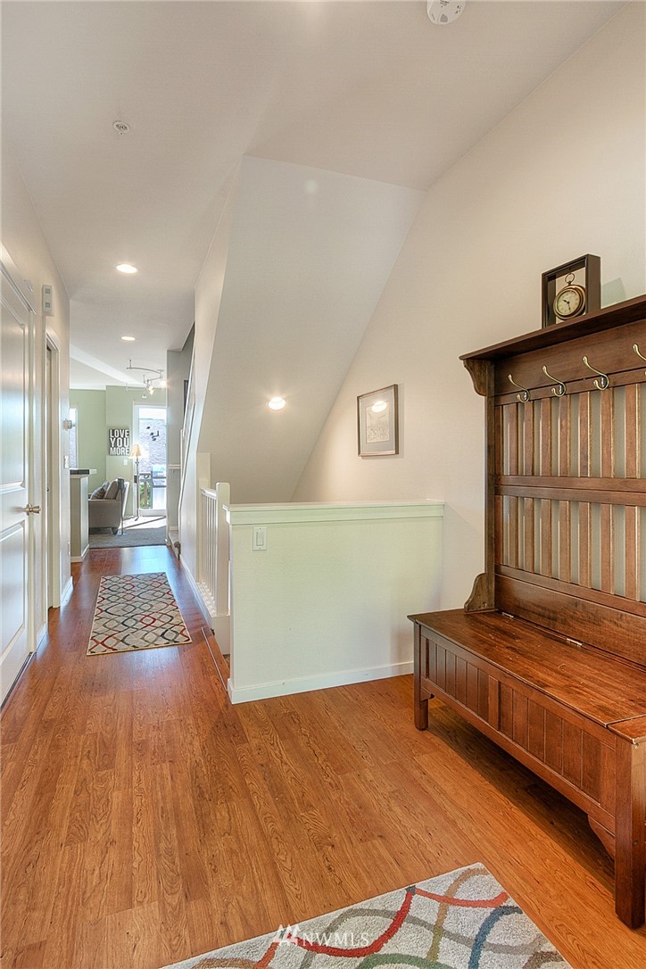 84 Sky Ridge Road Northwest Issaquah, WA 98027 - Photo 3 of 25 Gallery Image 3