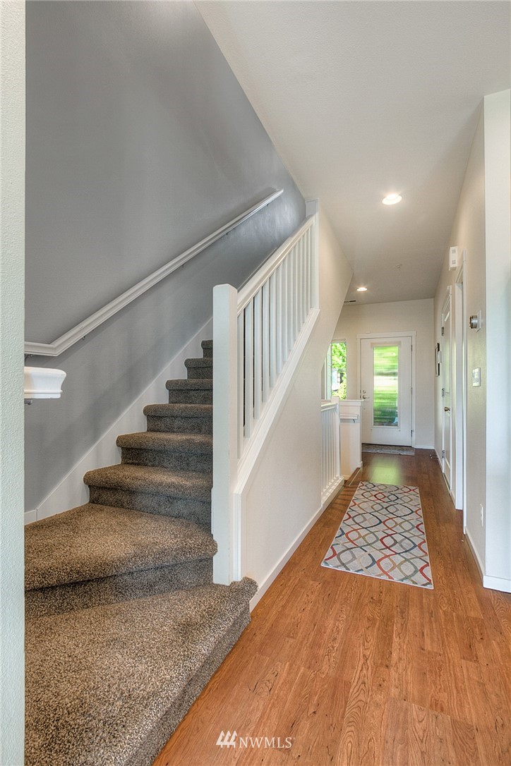 84 Sky Ridge Road Northwest Issaquah, WA 98027 - Photo 4 of 25 Gallery Image 4