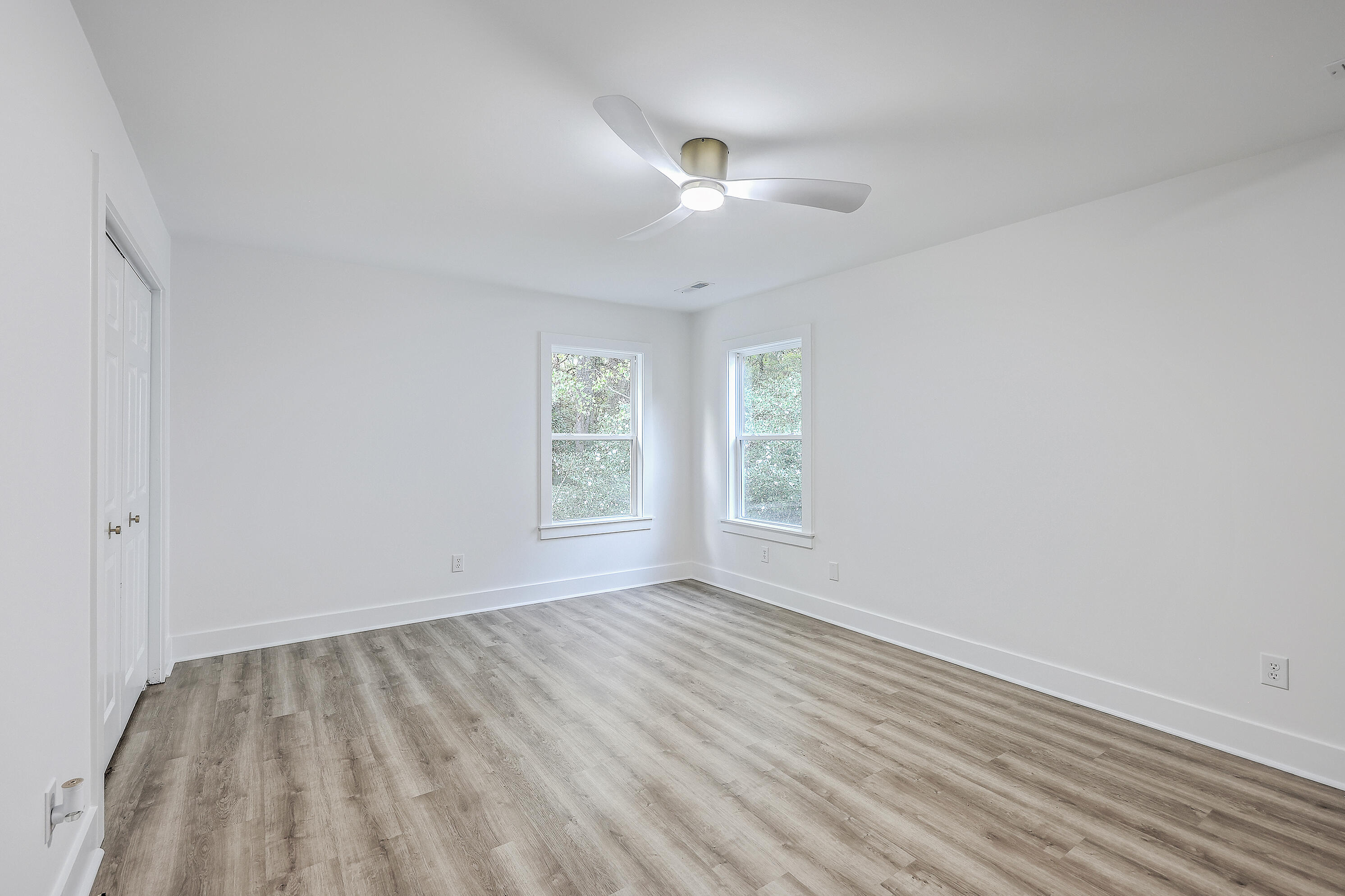 547 Castle Hall Road Mount Pleasant, SC 29464 - Photo 28 of 37 ZYN_4230_1_2_3_4_5_6