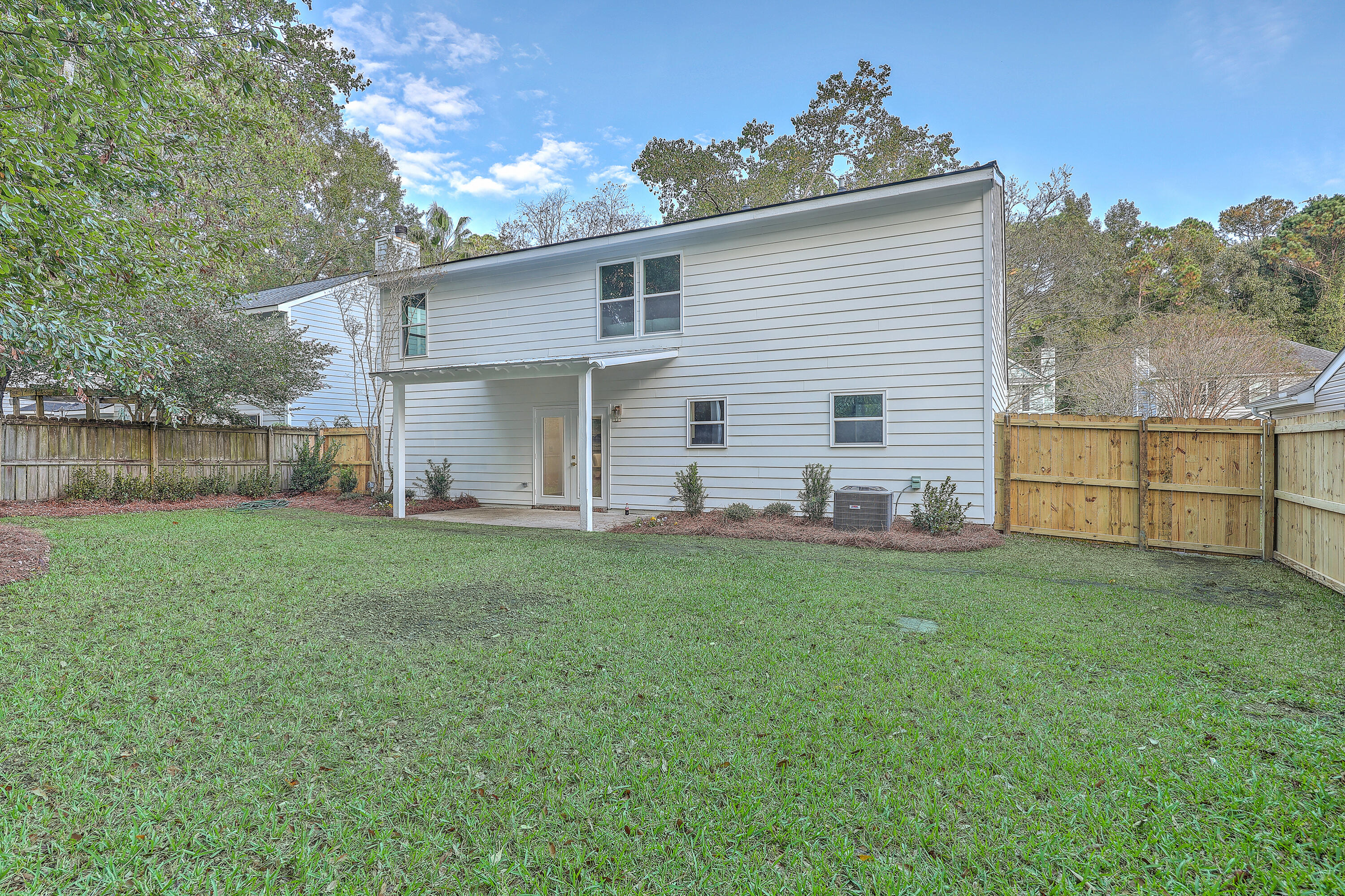 547 Castle Hall Road Mount Pleasant, SC 29464 - Photo 36 of 37 ZYN_4286_87_88_89_90_91_92