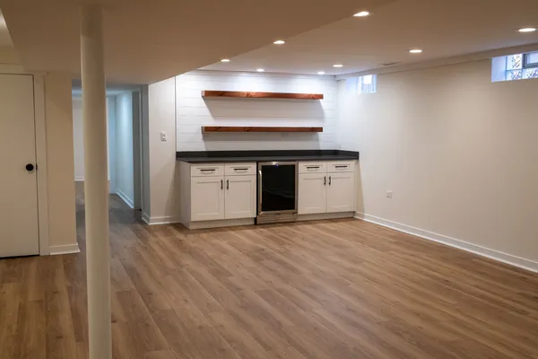$649,000 | 8537 West Sunnyside Avenue, Chicago, IL 60656