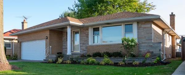 $649,000 | 8537 West Sunnyside Avenue, Chicago, IL 60656