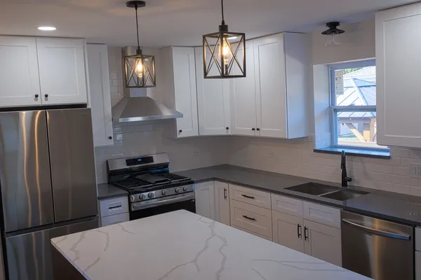$649,000 | 8537 West Sunnyside Avenue, Chicago, IL 60656