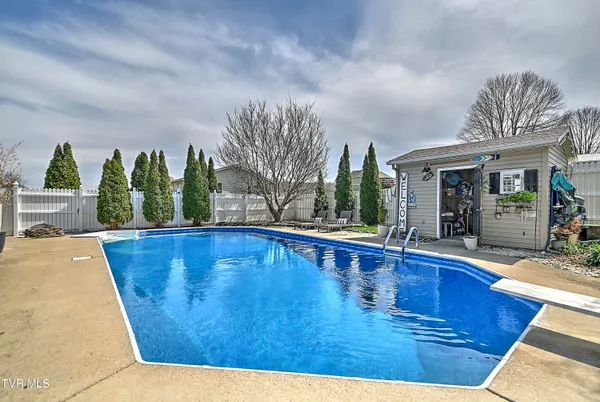 $400,000 | 266 Max Jett Road, Johnson City, TN 37601