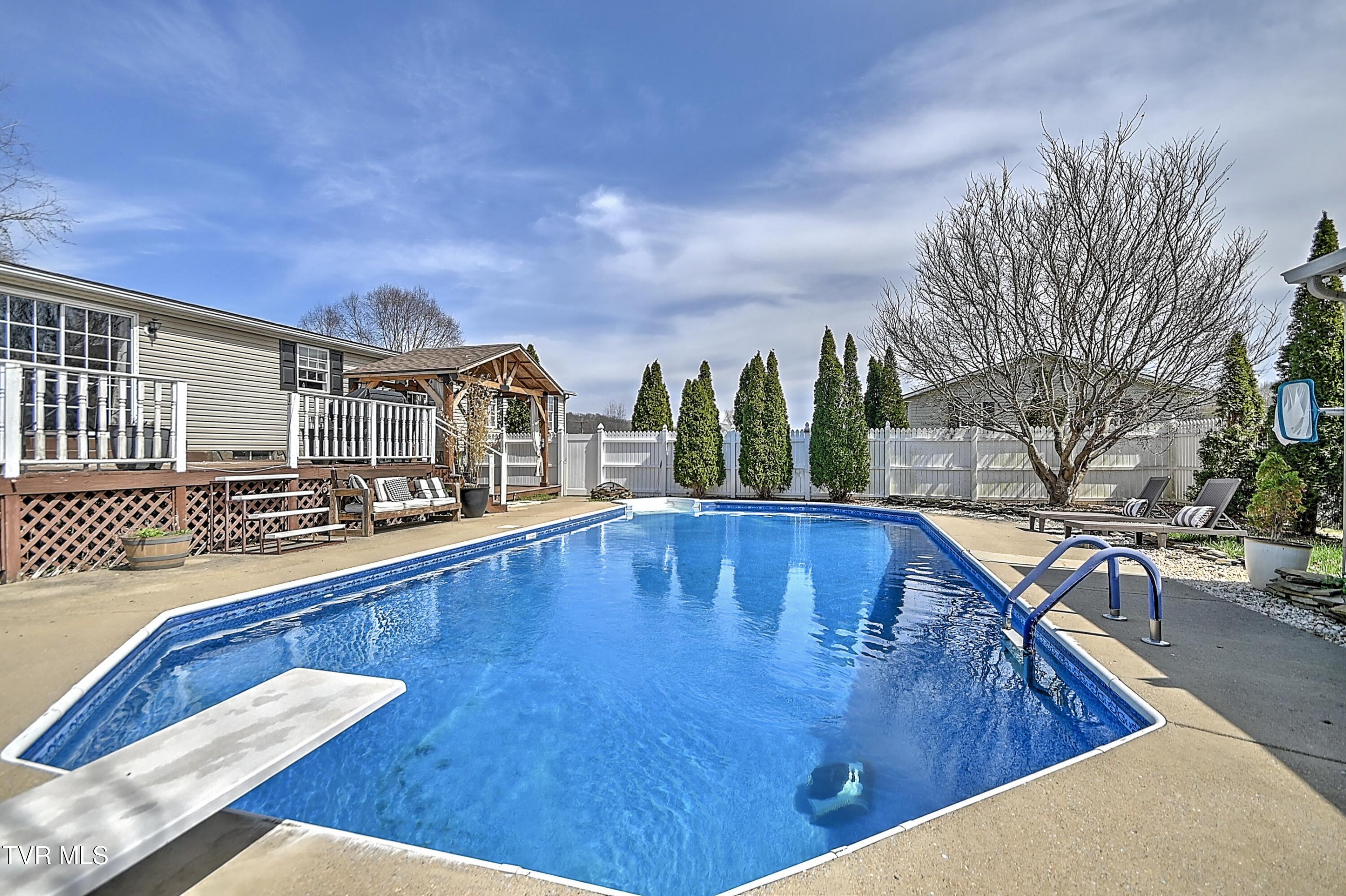 266 Max Jett Road Johnson City, TN 37601 - Photo 2 of 36 IMG_5007