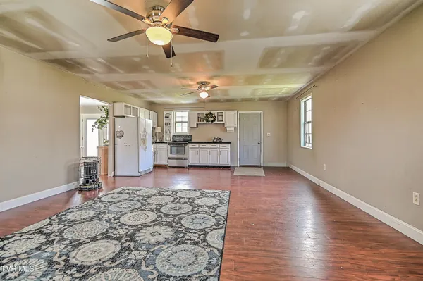 $400,000 | 266 Max Jett Road, Johnson City, TN 37601