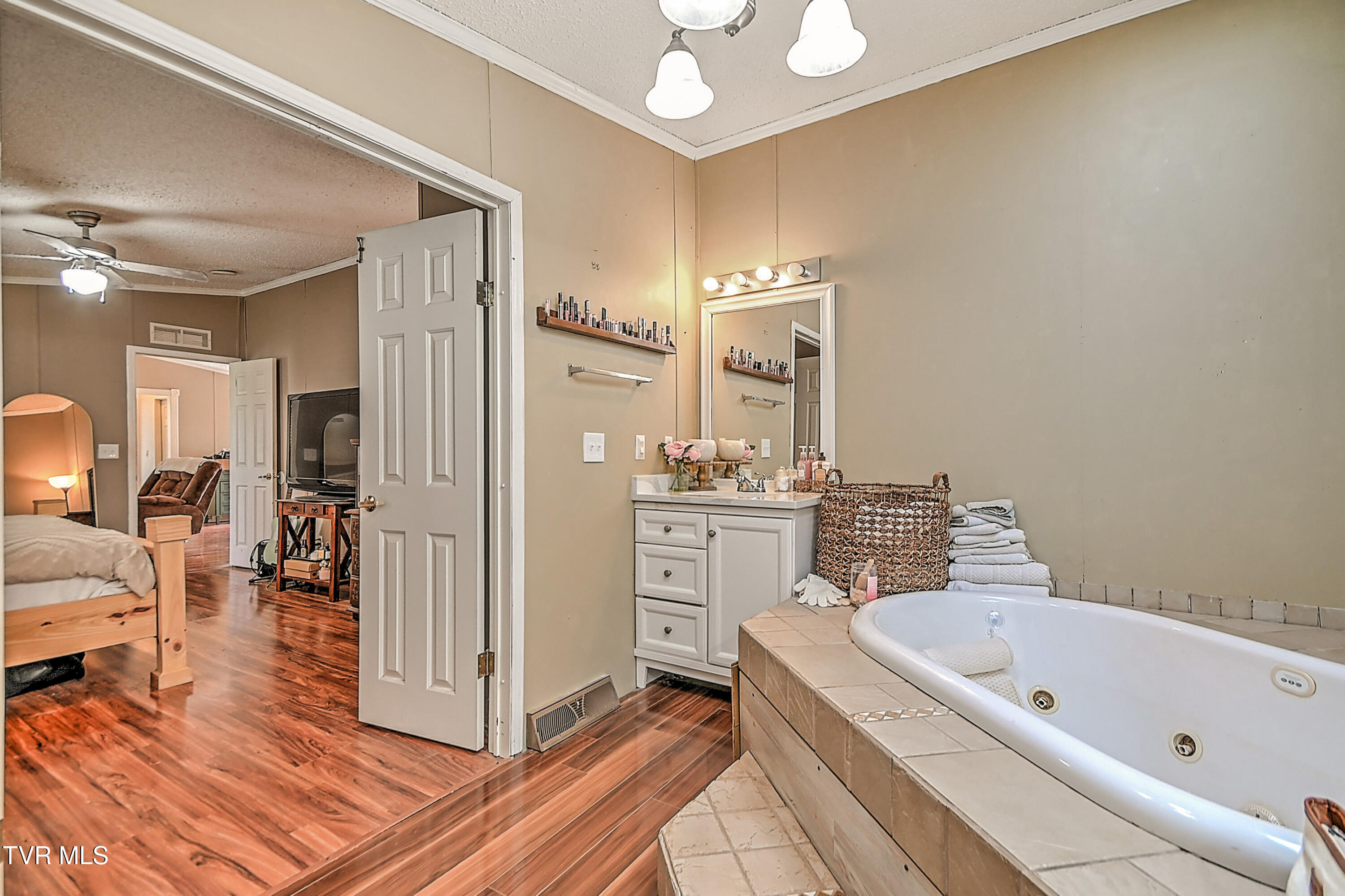 266 Max Jett Road Johnson City, TN 37601 - Photo 7 of 36 IMG_4981