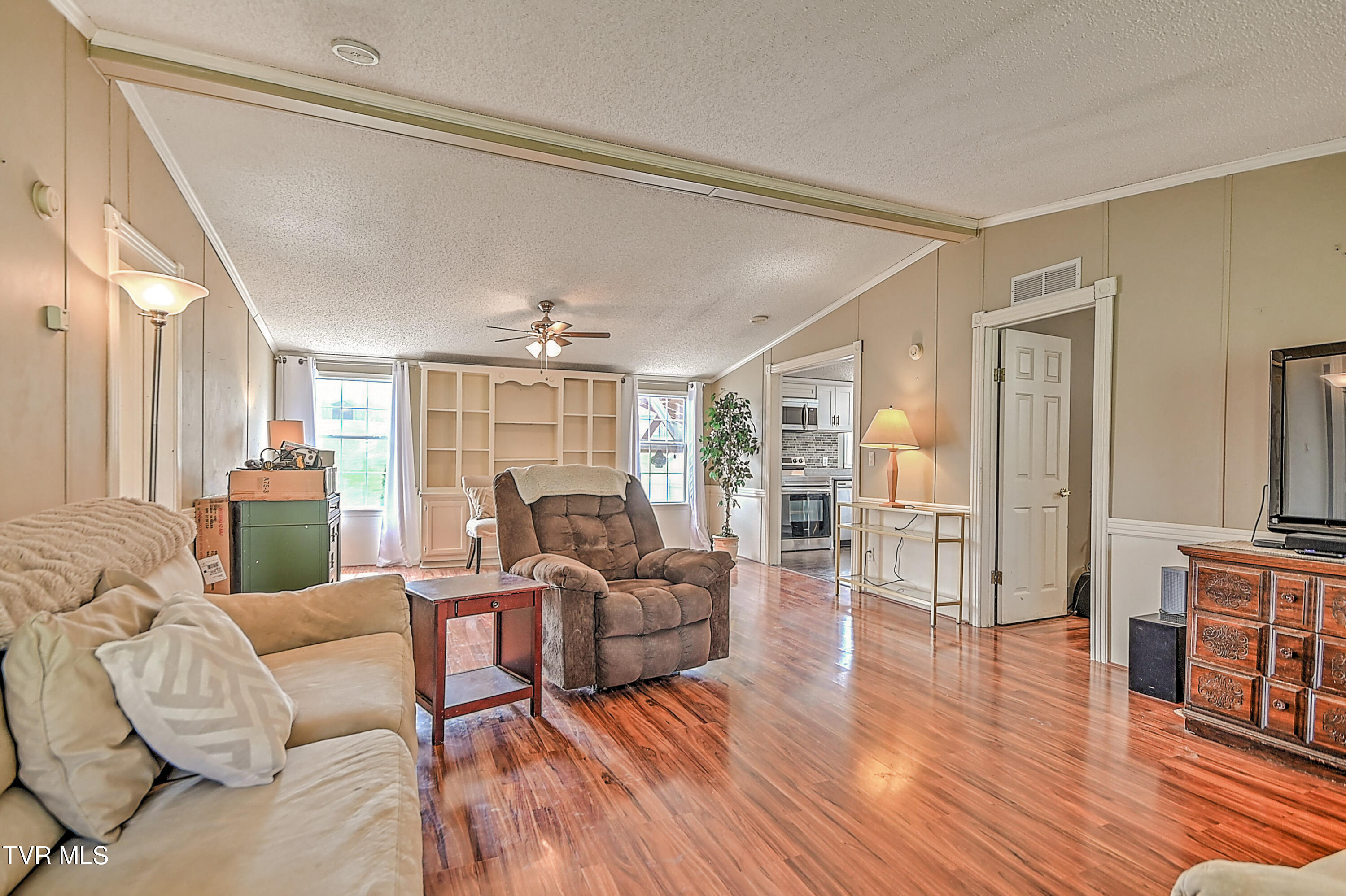 266 Max Jett Road Johnson City, TN 37601 - Photo 9 of 36 IMG_4948