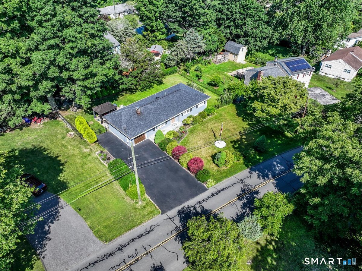 46 Jeanette Road Danbury, CT 06811 - Photo 31 of 35