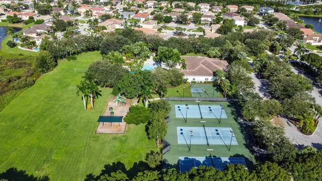 $899,995 | 6982 Houlton Circle, Lake Worth, FL 33467