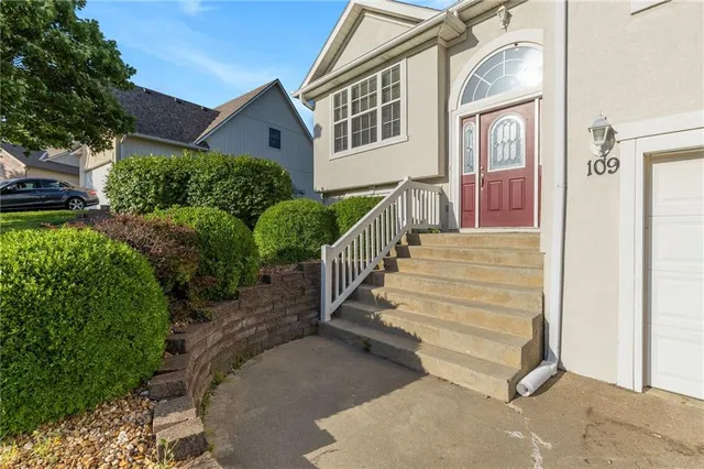 $319,000 | 109 Deerfield Drive, Warrensburg, MO 64093