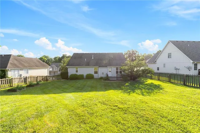 $319,000 | 109 Deerfield Drive, Warrensburg, MO 64093