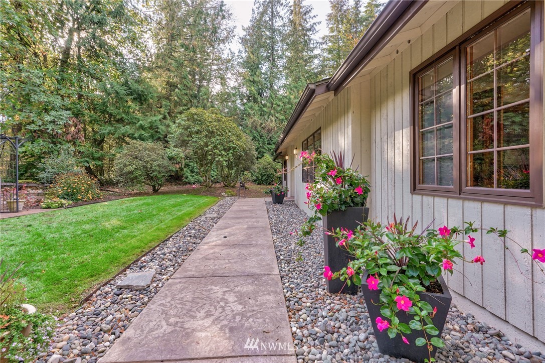 7043 Mecklem Road Everson, WA 98247 - Photo 1 of 25