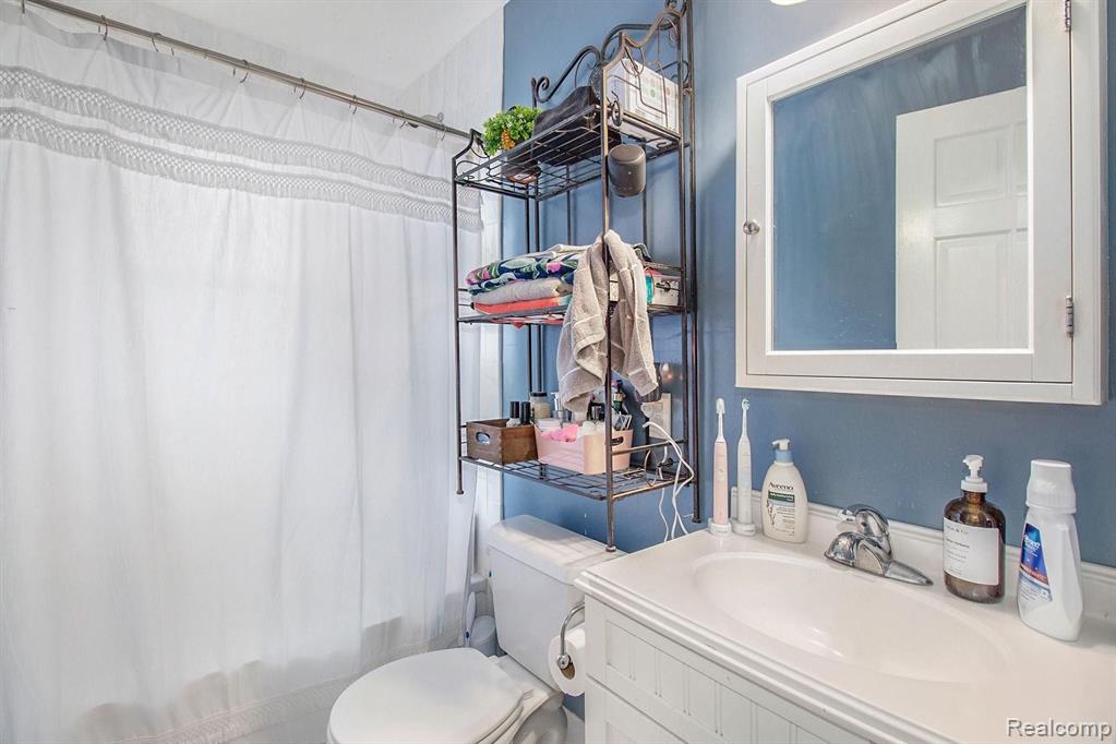 22160 Colgate Street Farmington Hills, MI 48336 - Photo 16 of 25