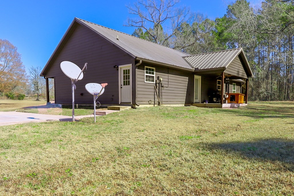 694 Harvill Road Huntington, TX 75949 - Photo 6 of 35