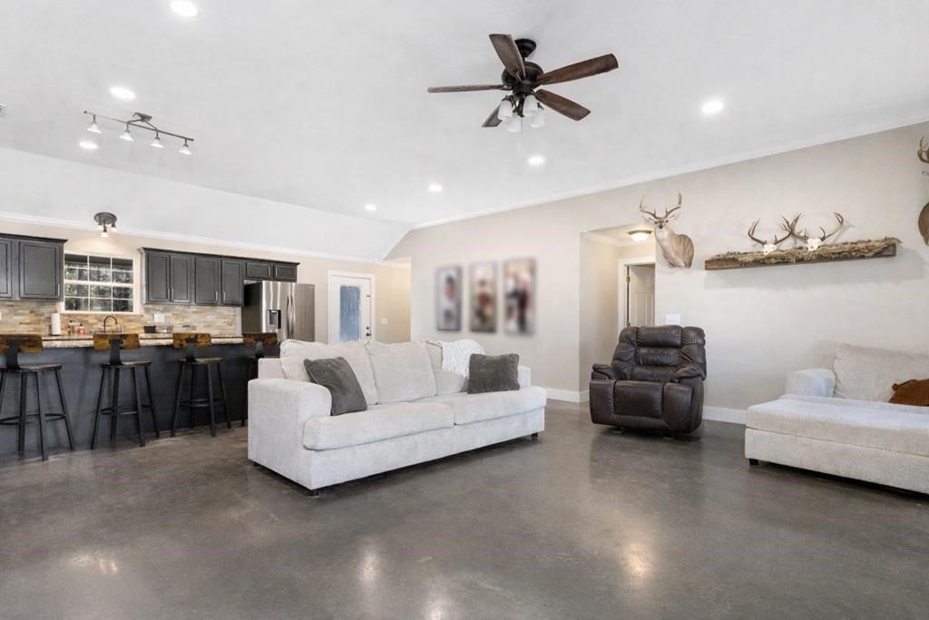 694 Harvill Road Huntington, TX 75949 - Photo 7 of 35