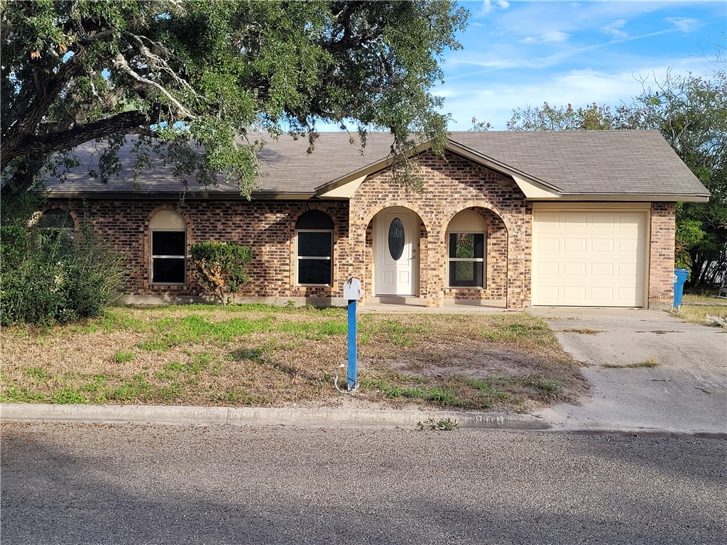 900 3rd Street Sinton, TX 78387 - Photo 2 of 21