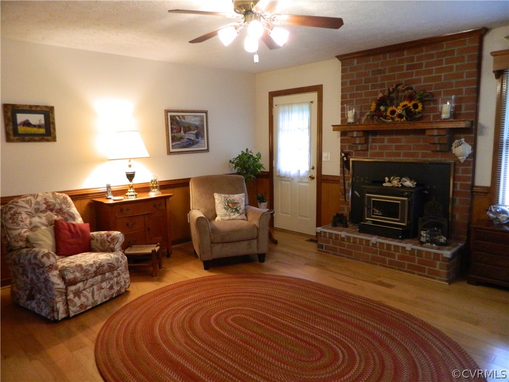 22929 King William Road West Point, VA 23181 - Photo 4 of 23 Additional view of Living Room